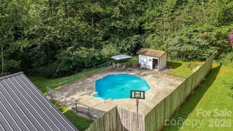 Exterior - 2075 S Fork Dr, Morganton, NC 28655 photo 9 of 10