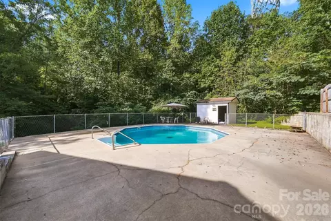 Exterior - 2075 S Fork Dr, Morganton, NC 28655 photo 6 of 10