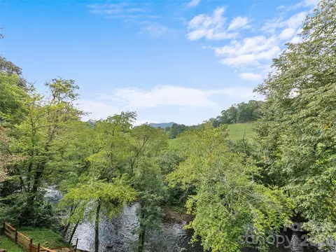View/Area - 404 Loop Rd, Clyde, NC 28721 photo 2 of 4