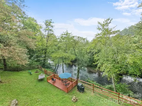 View/Area - 404 Loop Rd, Clyde, NC 28721 photo 3 of 4
