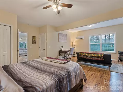Bedroom - 404 Loop Rd, Clyde, NC 28721 photo 5 of 7