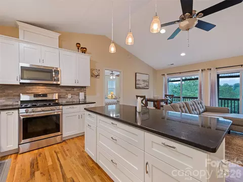 Kitchen - 404 Loop Rd, Clyde, NC 28721 photo 3 of 4