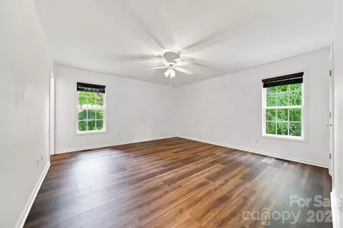 Bedroom - 220 5th Ne St NE, Conover, NC 28613 photo 2 of 5