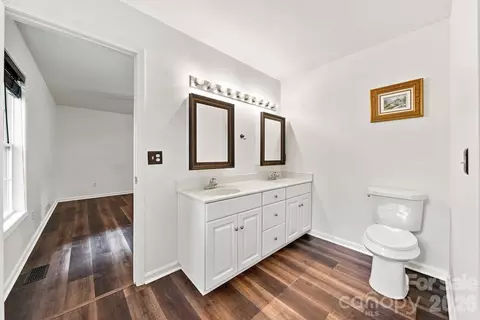Bath - 220 5th Ne St NE, Conover, NC 28613 photo 1 of 2
