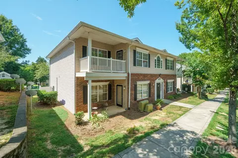 Exterior - 21246 Hickory St, Cornelius, NC 28031 photo 1 of 6