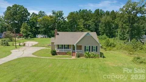 2827 E Pinewood Rd, Chester, SC 29706