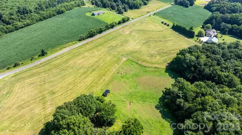 594 Rash Rd, Olin, NC 28660 photo 4