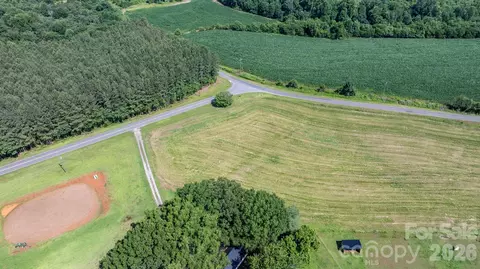 594 Rash Rd, Olin, NC 28660 photo 2