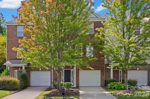 2627 Early Flight Dr, Charlotte, NC 28262