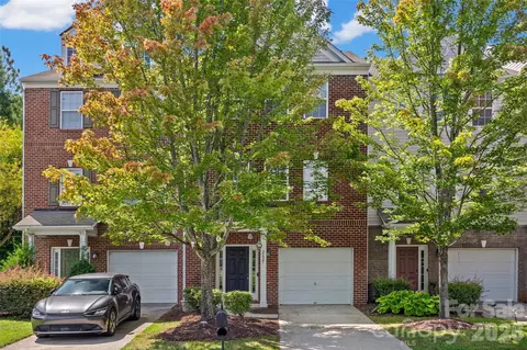 2627 Early Flight Dr, Charlotte, NC 28262