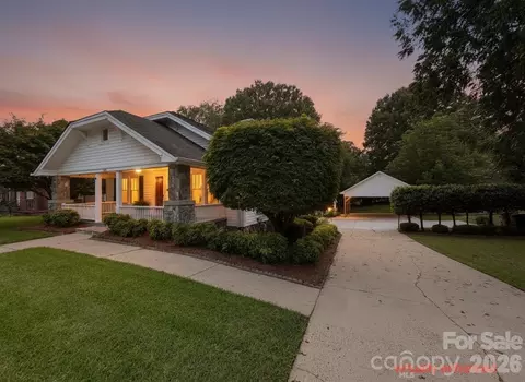 618 S Poplar St, Lincolnton, NC 28092