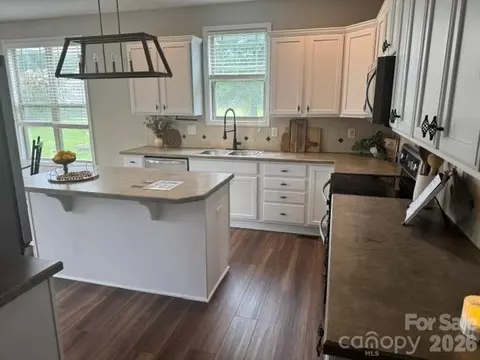 Kitchen - 4120 Pumpkin Pl, Monroe, NC 28110 photo 3 of 7