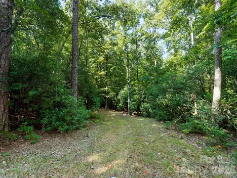 309 Flying Cloud Ln, Fairview, NC 28730 photo 4