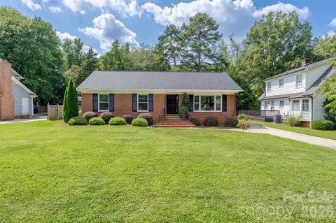 7735 Surreywood Pl, Charlotte, NC 28270