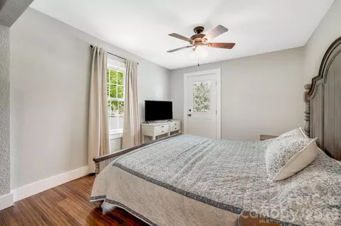 Bedroom - 2117 Old Clyde Rd, Clyde, NC 28721 photo 3 of 4