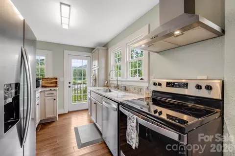Kitchen - 2117 Old Clyde Rd, Clyde, NC 28721 photo 2 of 7