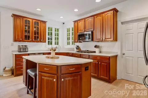 Kitchen - 152 Melbourne Dr, Fort Mill, SC 29708 photo 1 of 3