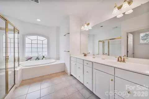 Bath - 152 Melbourne Dr, Fort Mill, SC 29708 photo 1 of 5