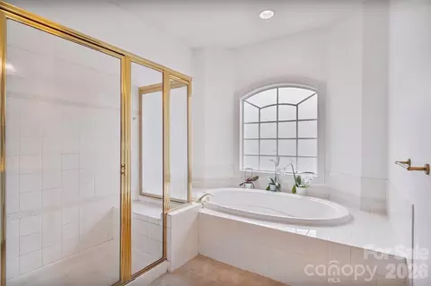 Bath - 152 Melbourne Dr, Fort Mill, SC 29708 photo 2 of 5