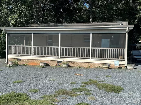 160 Grand View Dr, New London, NC 28127
