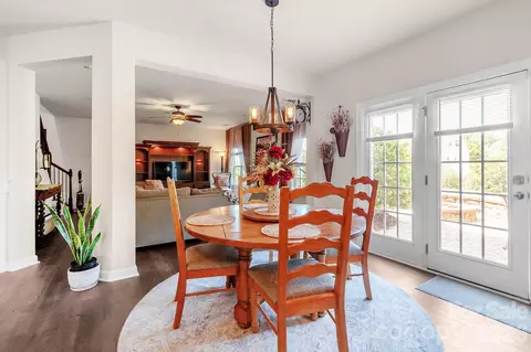 Dining - 2083 Topaz Plz, Davidson, NC 28036 photo 4 of 4