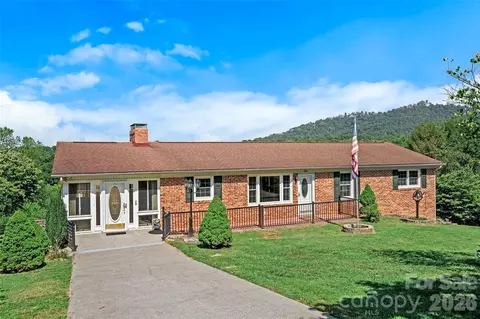 54 Terrace Dr, Weaverville, NC 28787