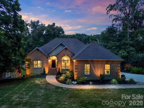 388 Ponderosa Cir, Mooresville, NC 28117
