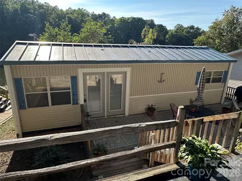 135 Clubhouse Drive Ext, New London, NC 28127