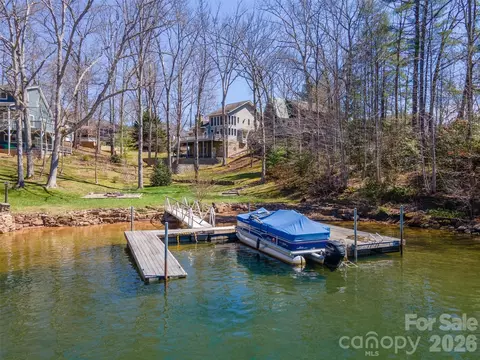 82 Avisco Rd, Robbinsville, NC 28771