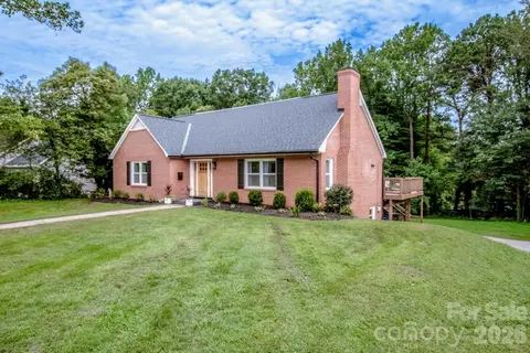 476 Summit Ave, Statesville, NC 28677