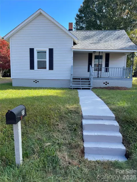 23 Selma Dr, Mooresville, NC 28115
