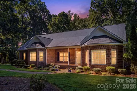 216 Minnie Queen Ln, Belmont, NC 28012