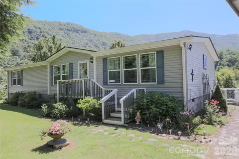 76 Patriot Dr, Waynesville, NC 28786