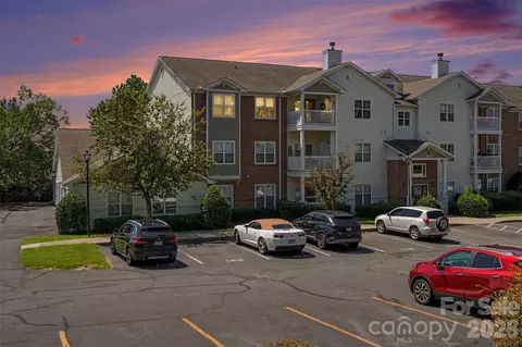 11286 Hyde Pointe Ct, Charlotte, NC 28262