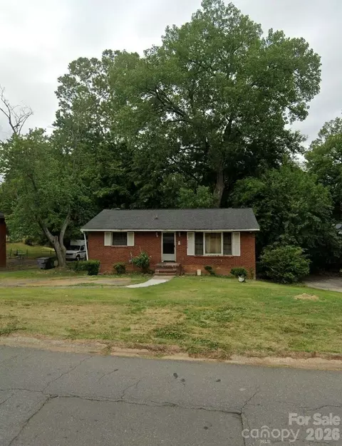 3216 Revolution Park Dr, Charlotte, NC 28217
