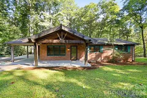 151 Ridgewood Acres Dr, Hendersonville, NC 28792