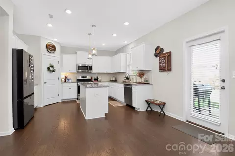 Kitchen - 2819 Dominion Ct, Monroe, NC 28110 photo 4 of 5