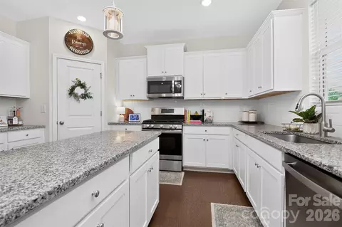 Kitchen - 2819 Dominion Ct, Monroe, NC 28110 photo 2 of 5