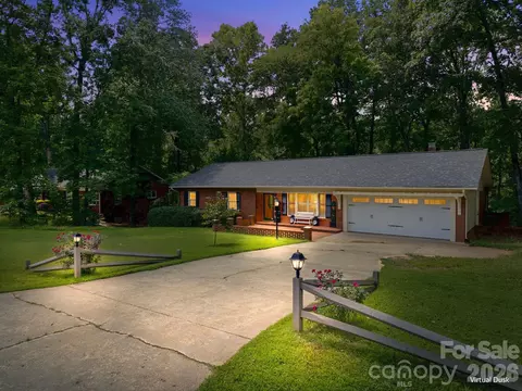 305 Heritage Cir, Statesville, NC 28625