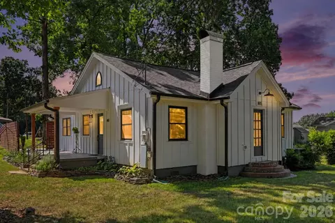 801 W Catawba Ave, Mount Holly, NC 28120