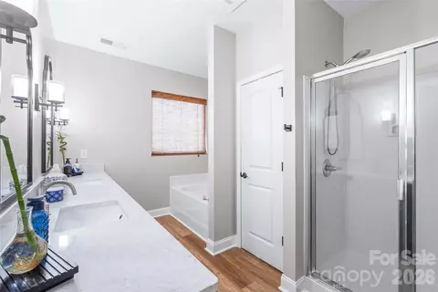 Bath - 3327 Brackhill St, Davidson, NC 28036 photo 1 of 3