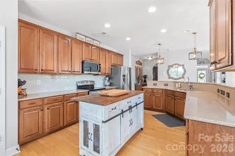 Kitchen - 3327 Brackhill St, Davidson, NC 28036 photo 3 of 4
