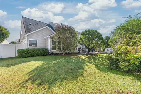 Exterior - 3327 Brackhill St, Davidson, NC 28036 photo 5 of 6