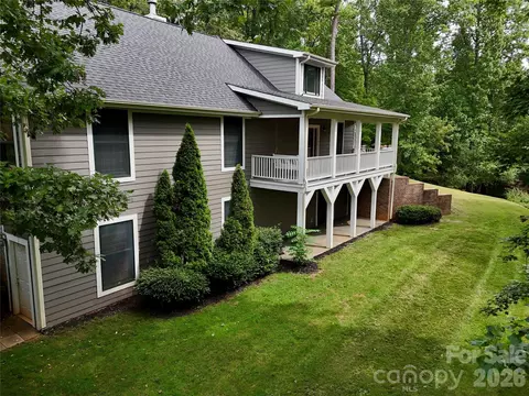 11 Jupiter Hills Dr, Weaverville, NC 28787