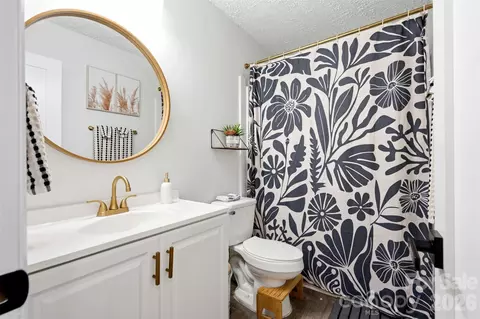 Bath - 19213 Carter Cir, Cornelius, NC 28031 photo 1 of 1
