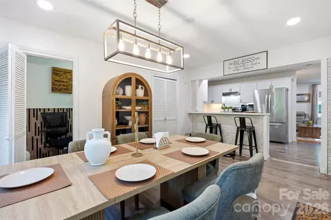 Dining - 19213 Carter Cir, Cornelius, NC 28031 photo 3 of 3