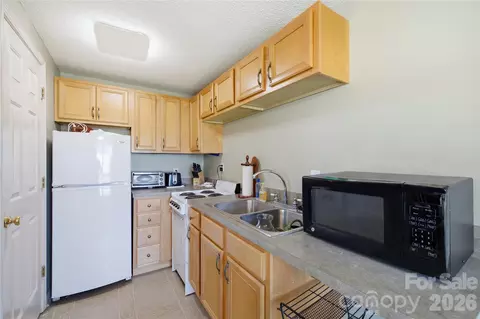 Kitchen - 2185 E Ridge Rd, Salisbury, NC 28144 photo 1 of 2