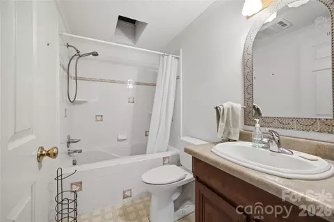 Bath - 2185 E Ridge Rd, Salisbury, NC 28144 photo 2 of 2