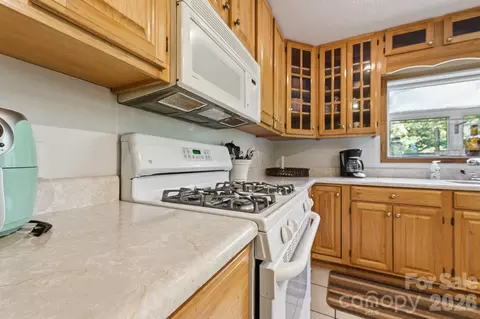 Kitchen - 38 Pee Wee Branch Br, Sylva, NC 28779 photo 1 of 1