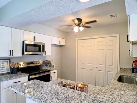 11318 Treebark Dr, Pineville, NC 28134